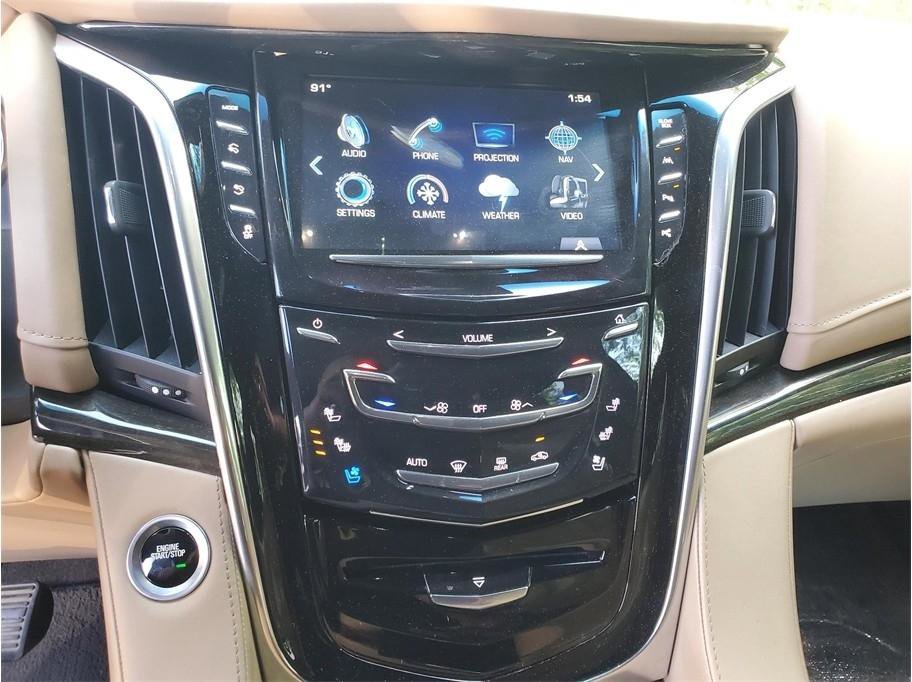 Used 2018 Cadillac Escalade ESV Platinum AWD/4WD image 40