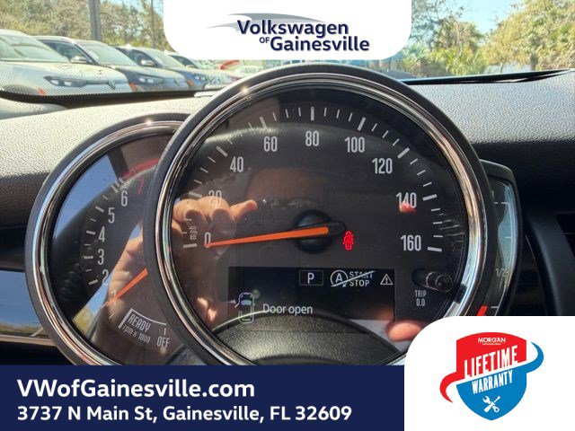 Used 2021 MINI Cooper 2-Door Hardtop image 16