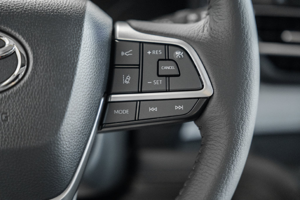 New 2026 Toyota Sienna XLE AWD/4WD image 25