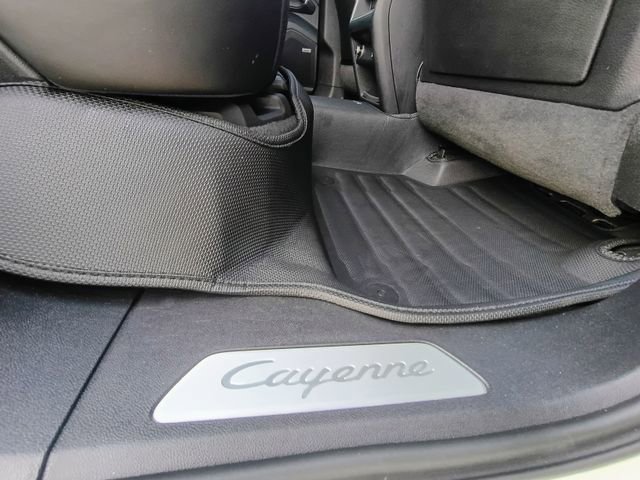 Used 2020 Porsche Cayenne image 53