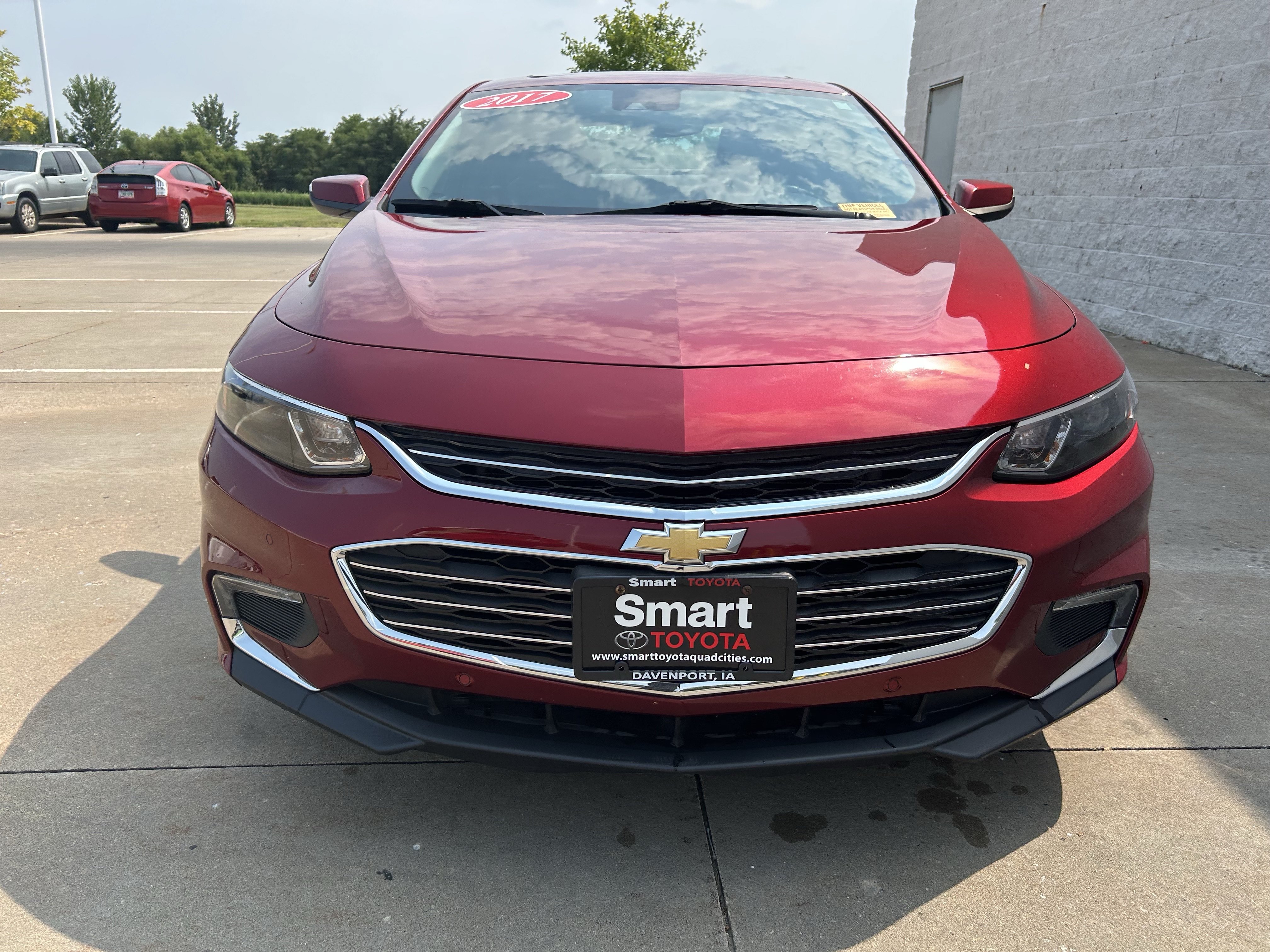 Used 2017 Chevrolet Malibu Premier w/ Premier Sun and Wheel Package FWD image 2