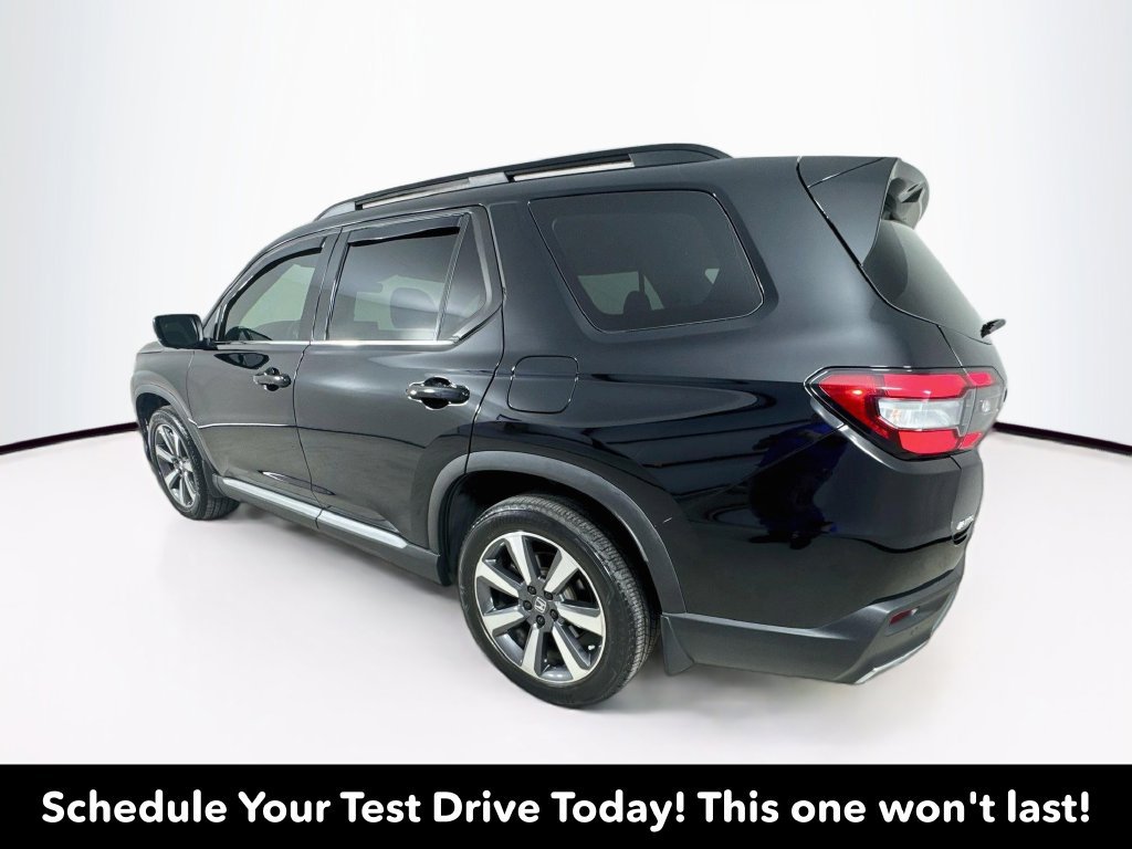 Used 2023 Honda Pilot Elite image 6