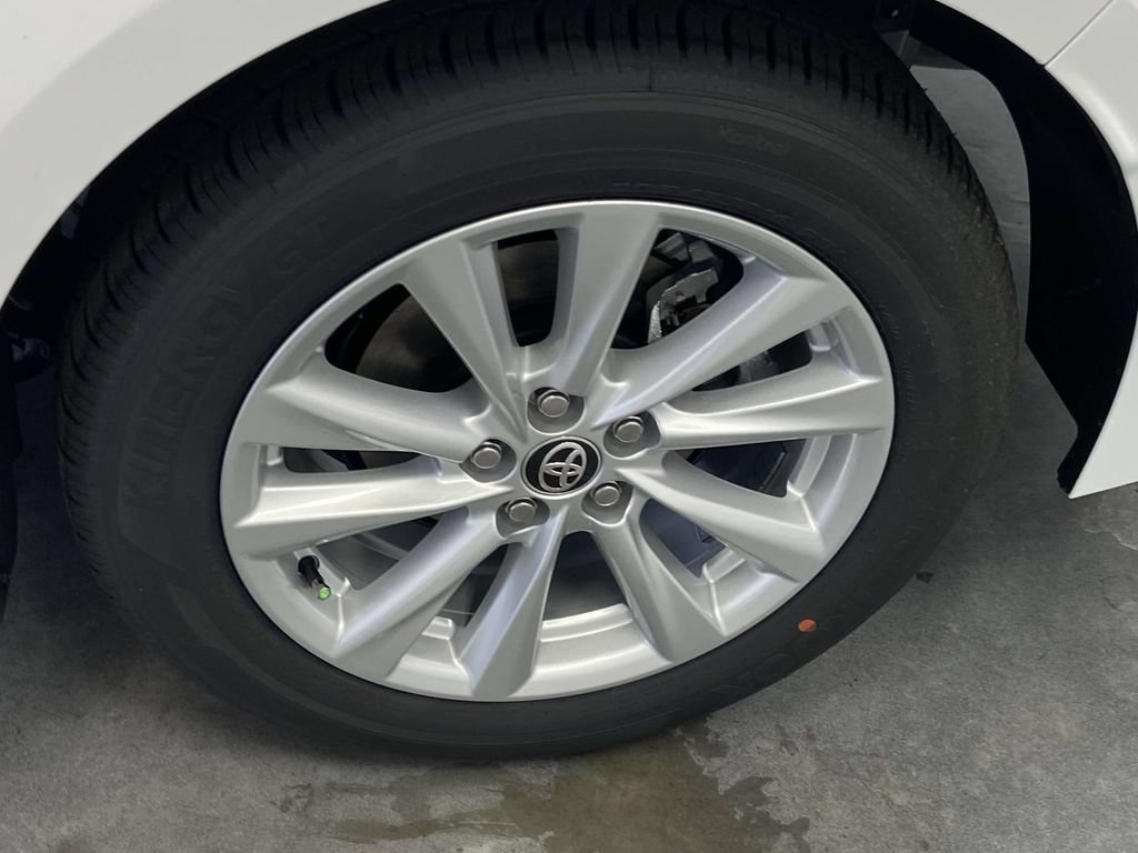 Used 2026 Toyota Corolla LE w/ LE Premium Package FWD image 9