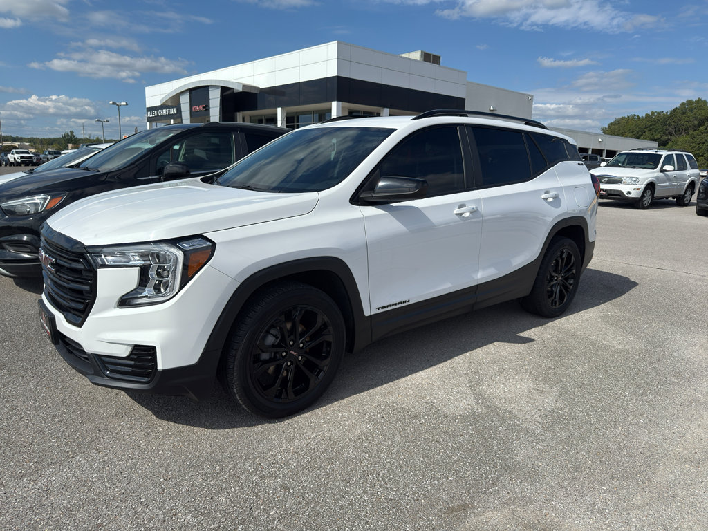 Used 2022 GMC Terrain SLE w/ Driver Convenience Package