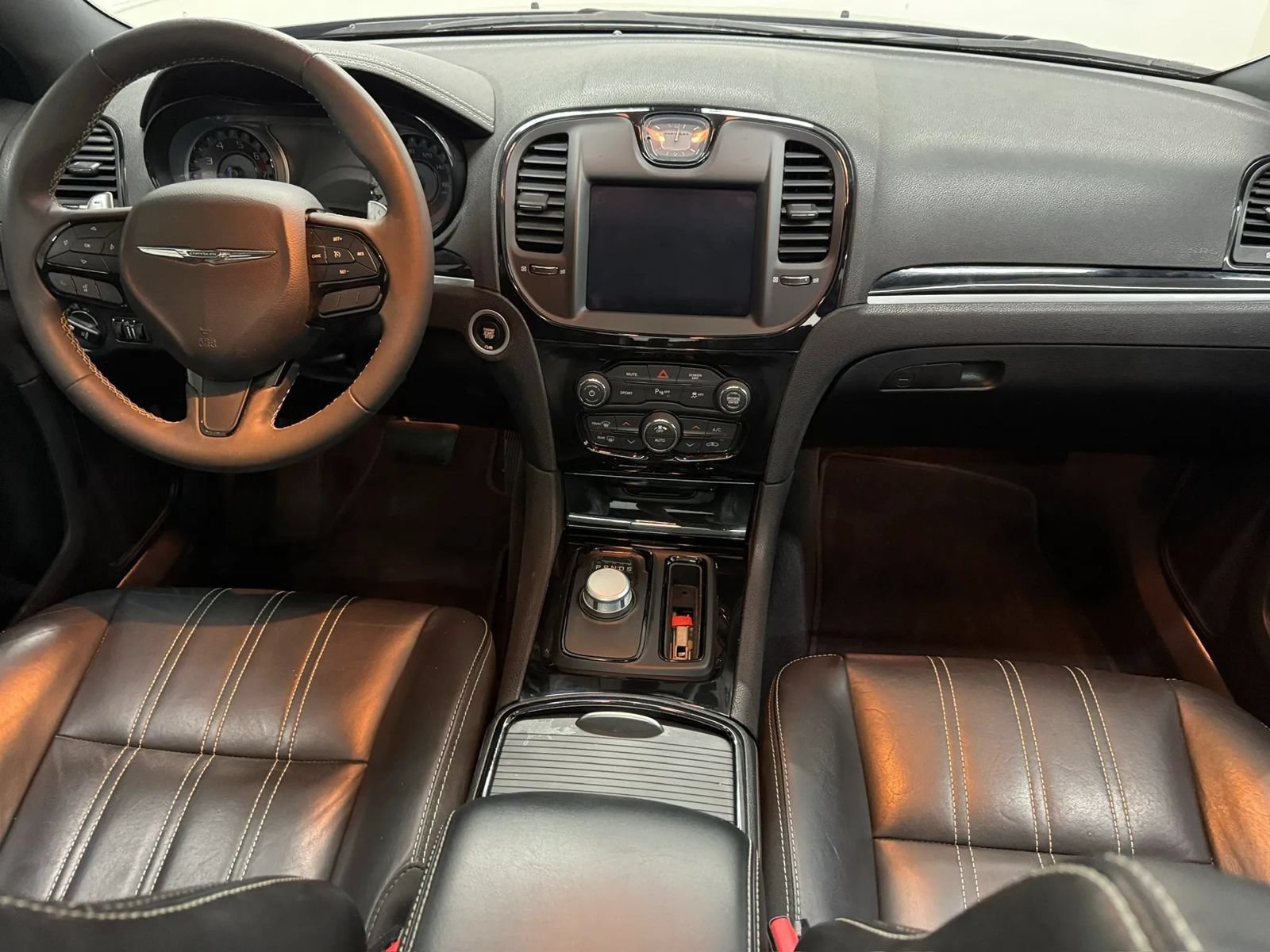 Used 2022 Chrysler 300 S RWD image 2