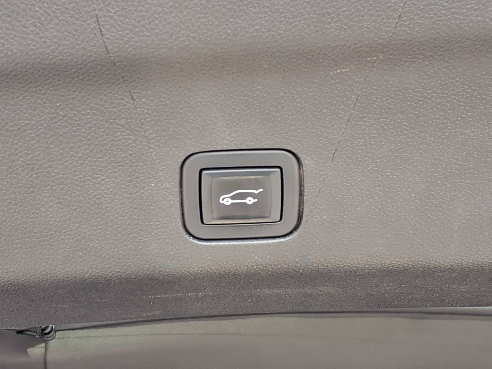 Used 2021 Chevrolet Tahoe RST w/ Luxury Package RWD image 17