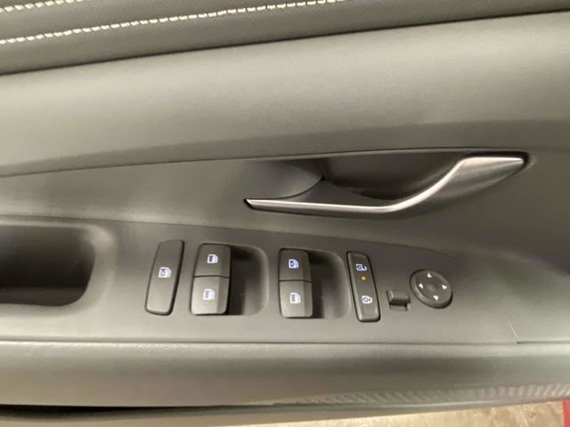 Certified 2025 Hyundai Elantra Sport image 13