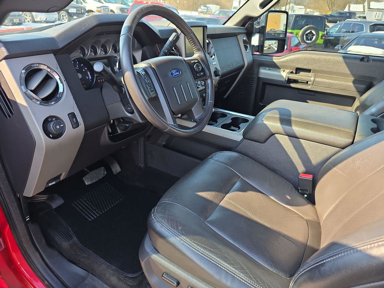 Used 2015 Ford F250 Lariat w/ Lariat Ultimate Package image 4