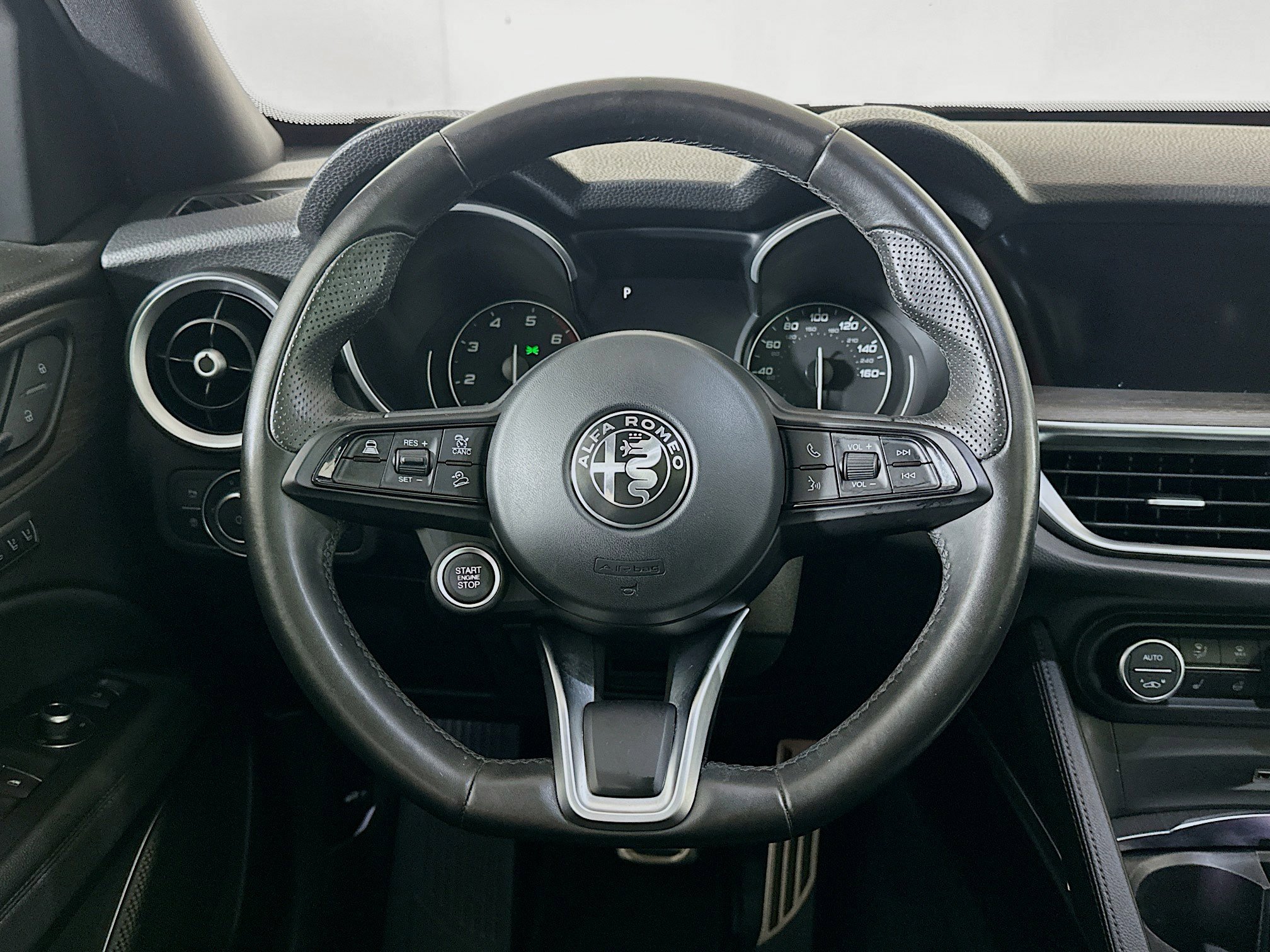 Used 2022 Alfa Romeo Stelvio Ti image 18