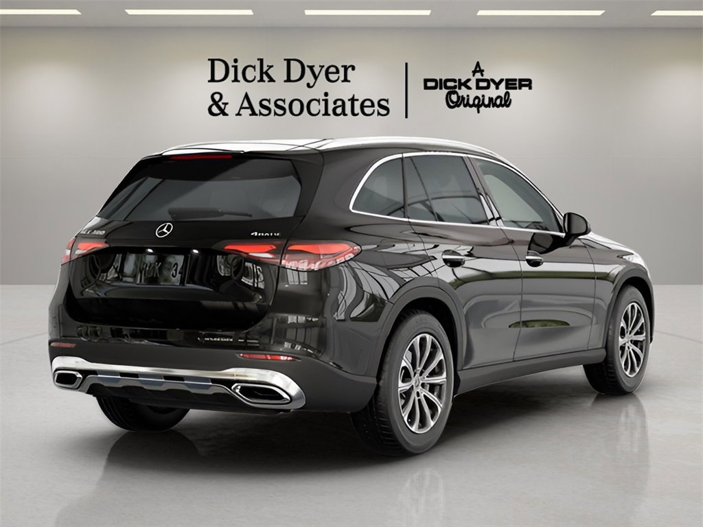 Used 2025 Mercedes-Benz GLC 300 4MATIC image 7