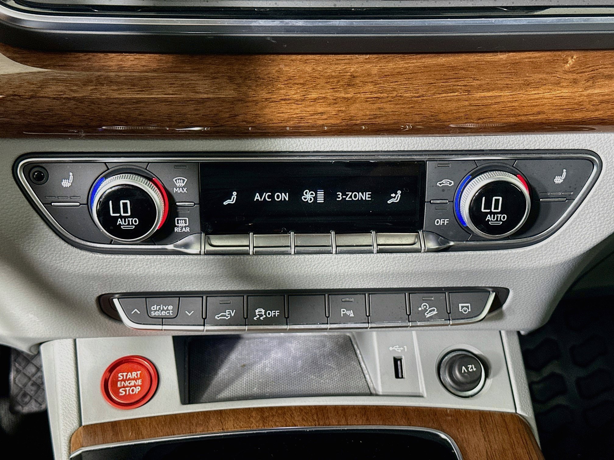 Used 2022 Audi Q5 e Premium AWD/4WD image 23