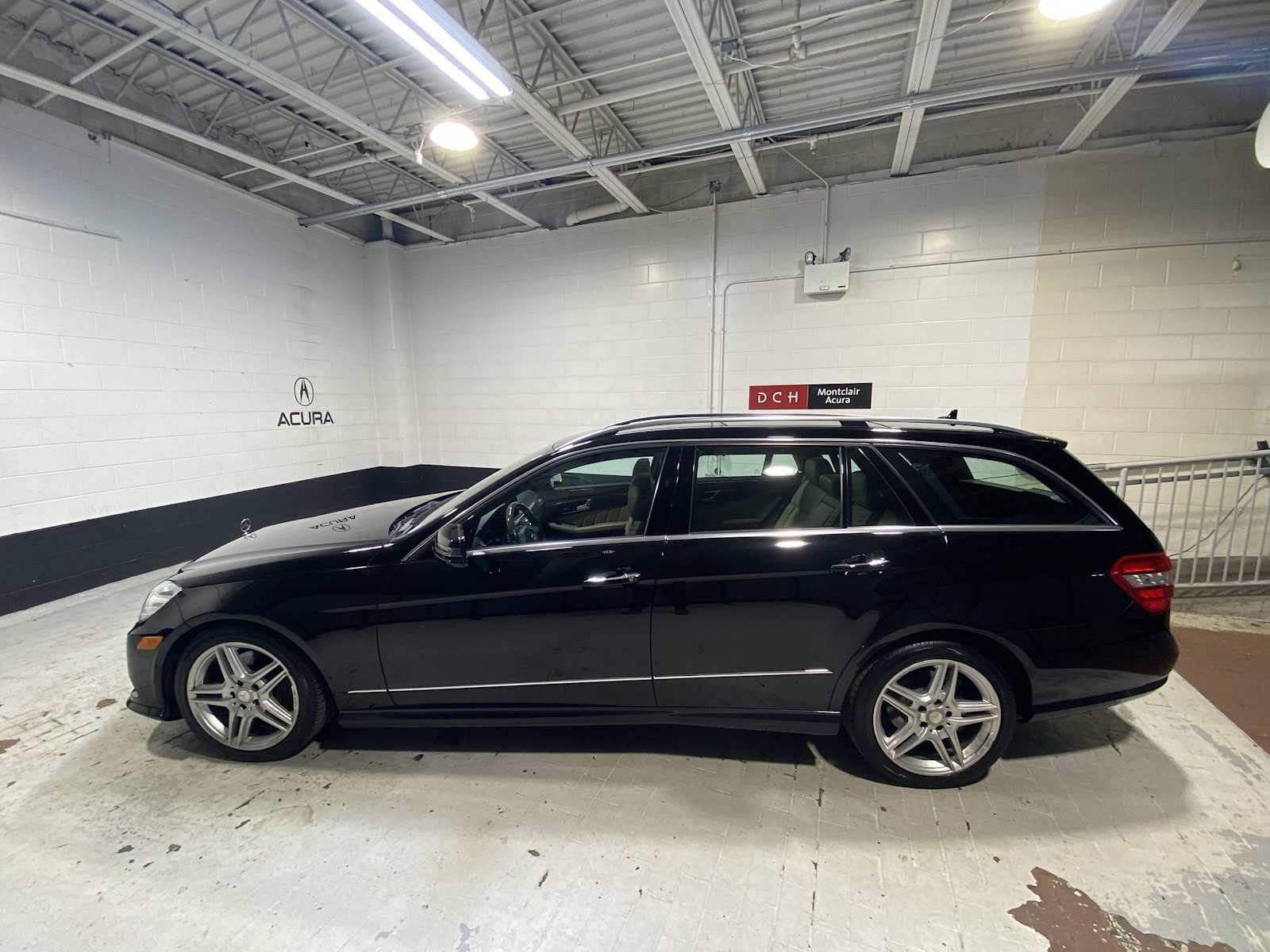 Used 2013 Mercedes-Benz E 350 4MATIC Wagon image 3
