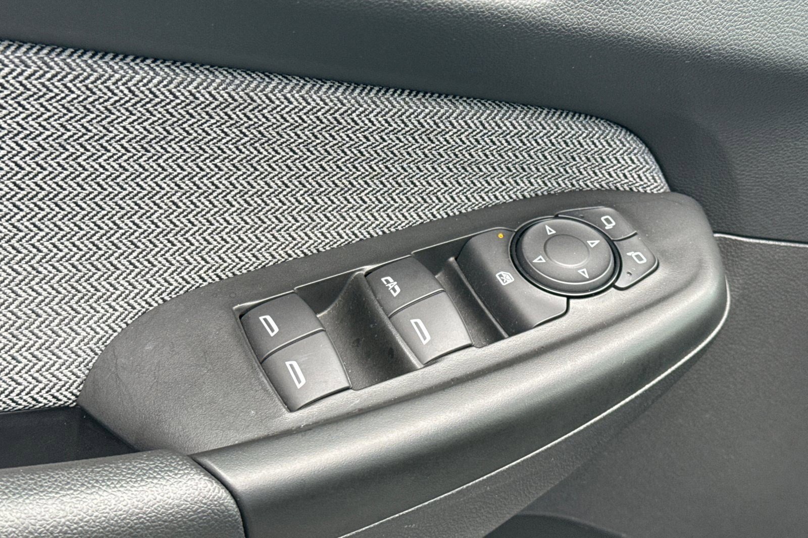 Used 2025 Chevrolet TrailBlazer LT image 13