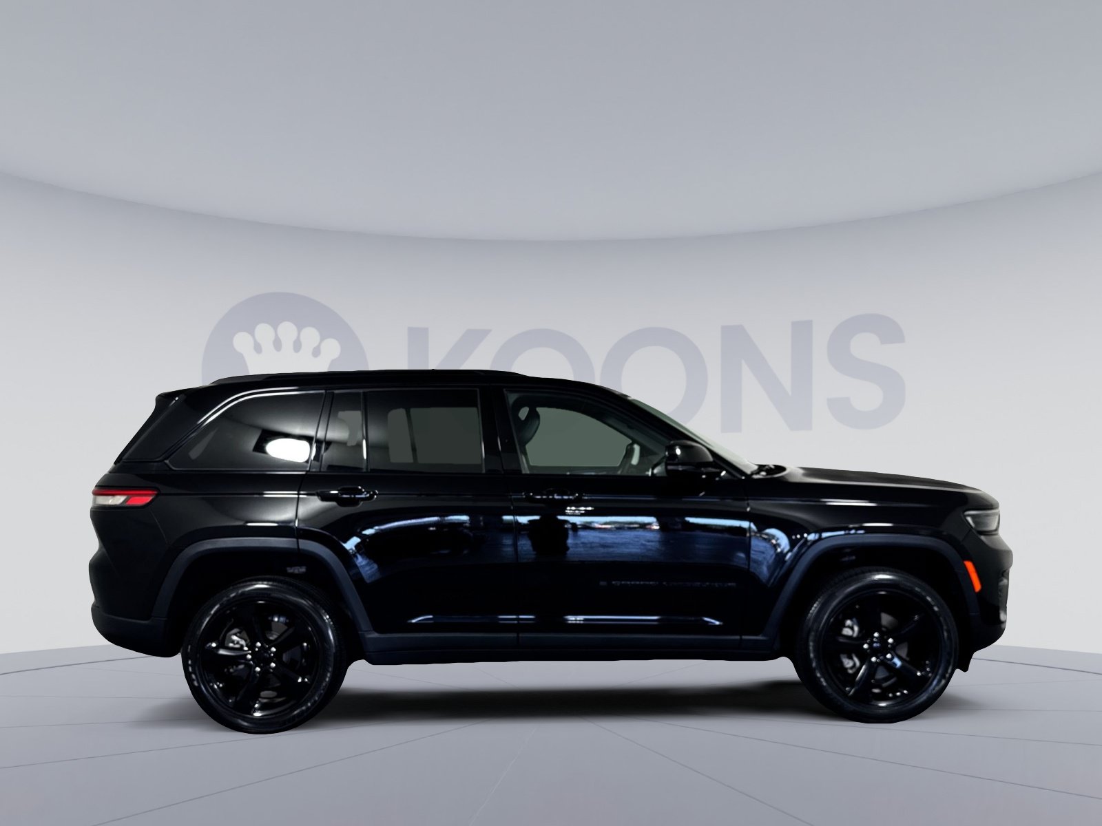 Used 2023 Jeep Grand Cherokee Altitude AWD/4WD image 8