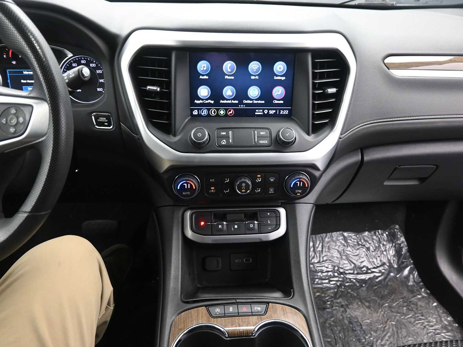 Used 2023 GMC Acadia SLE image 12