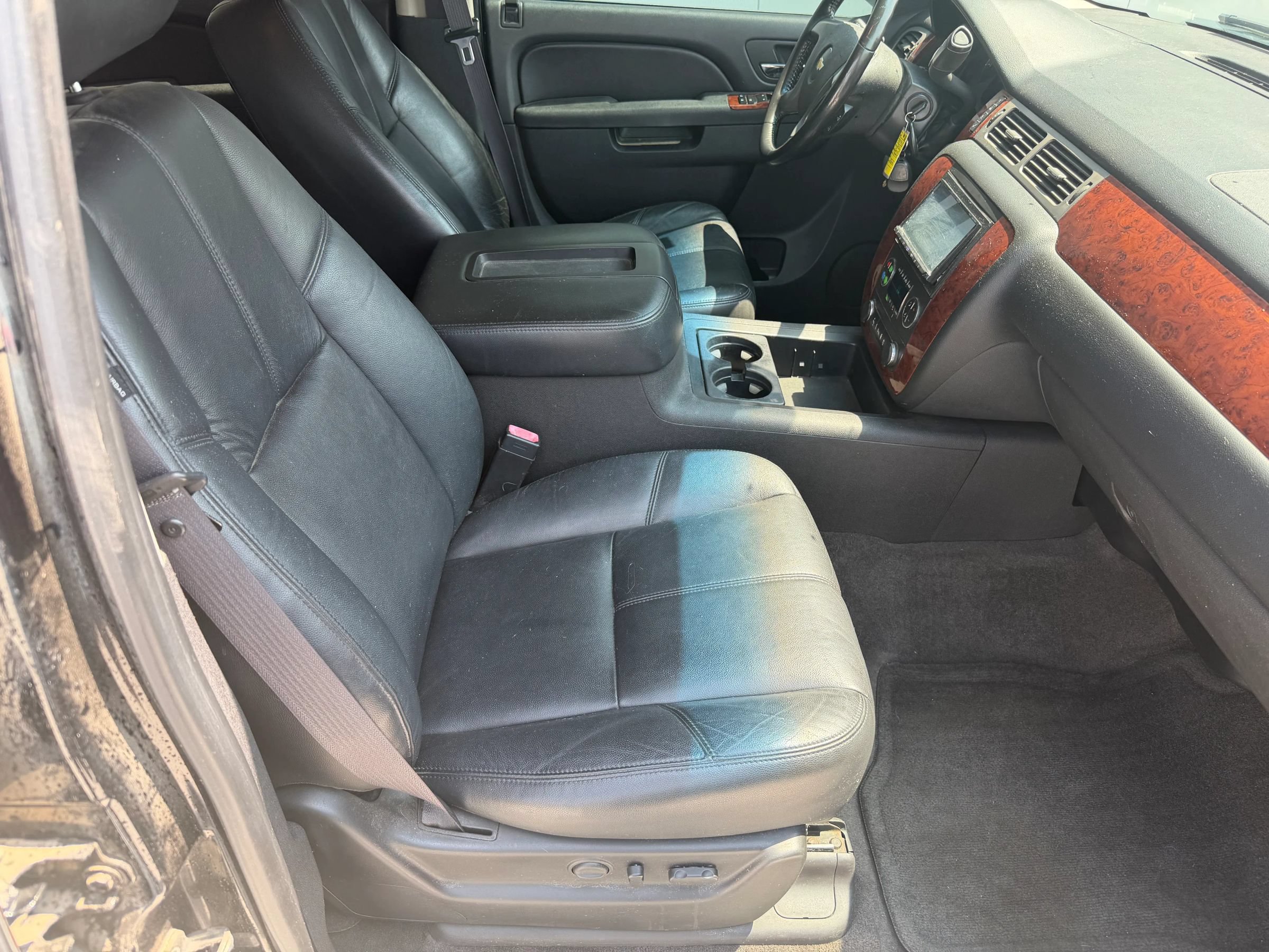 Used 2012 Chevrolet Tahoe LT w/ Luxury Package AWD/4WD image 5