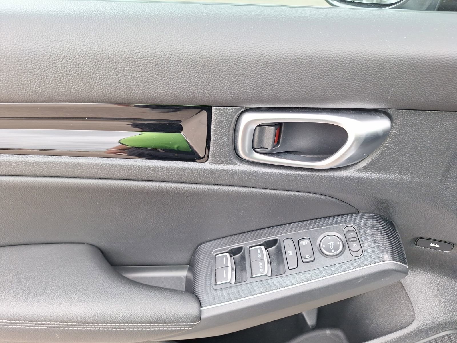 Used 2024 Honda Civic Touring image 17