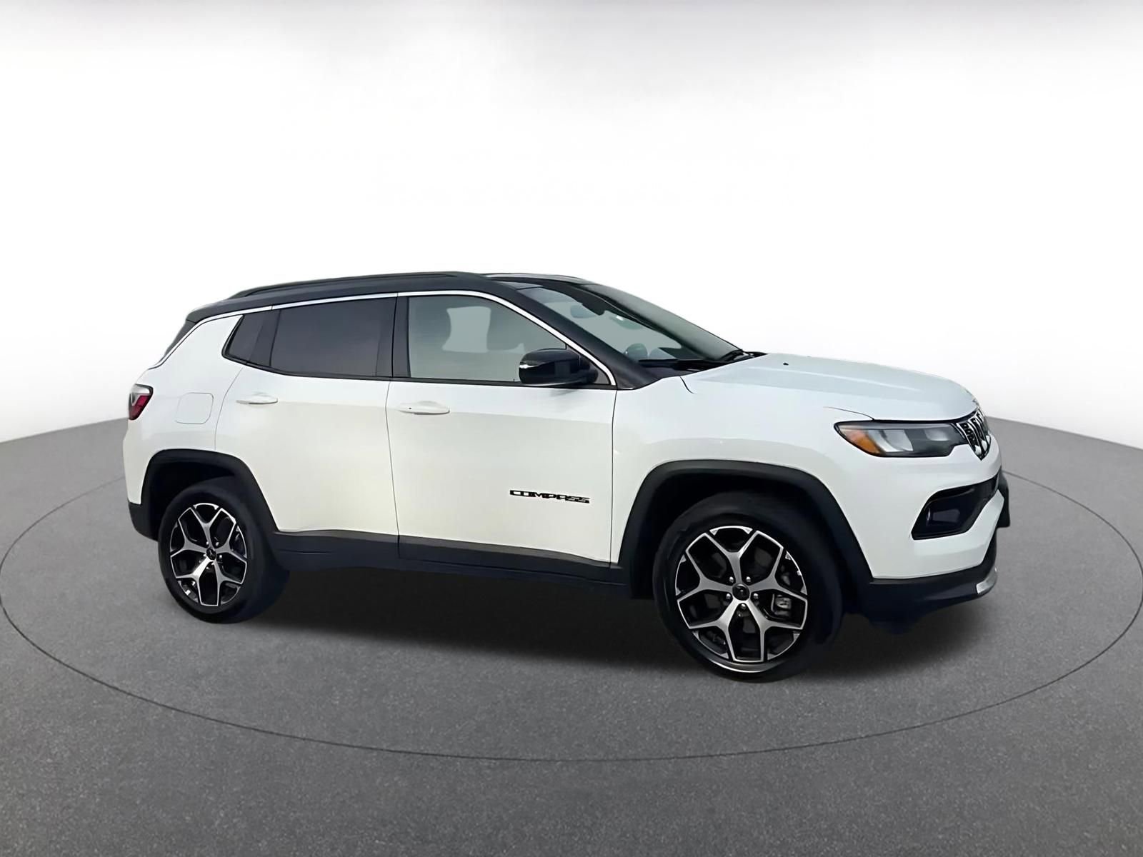 Used 2025 Jeep Compass Limited image 2