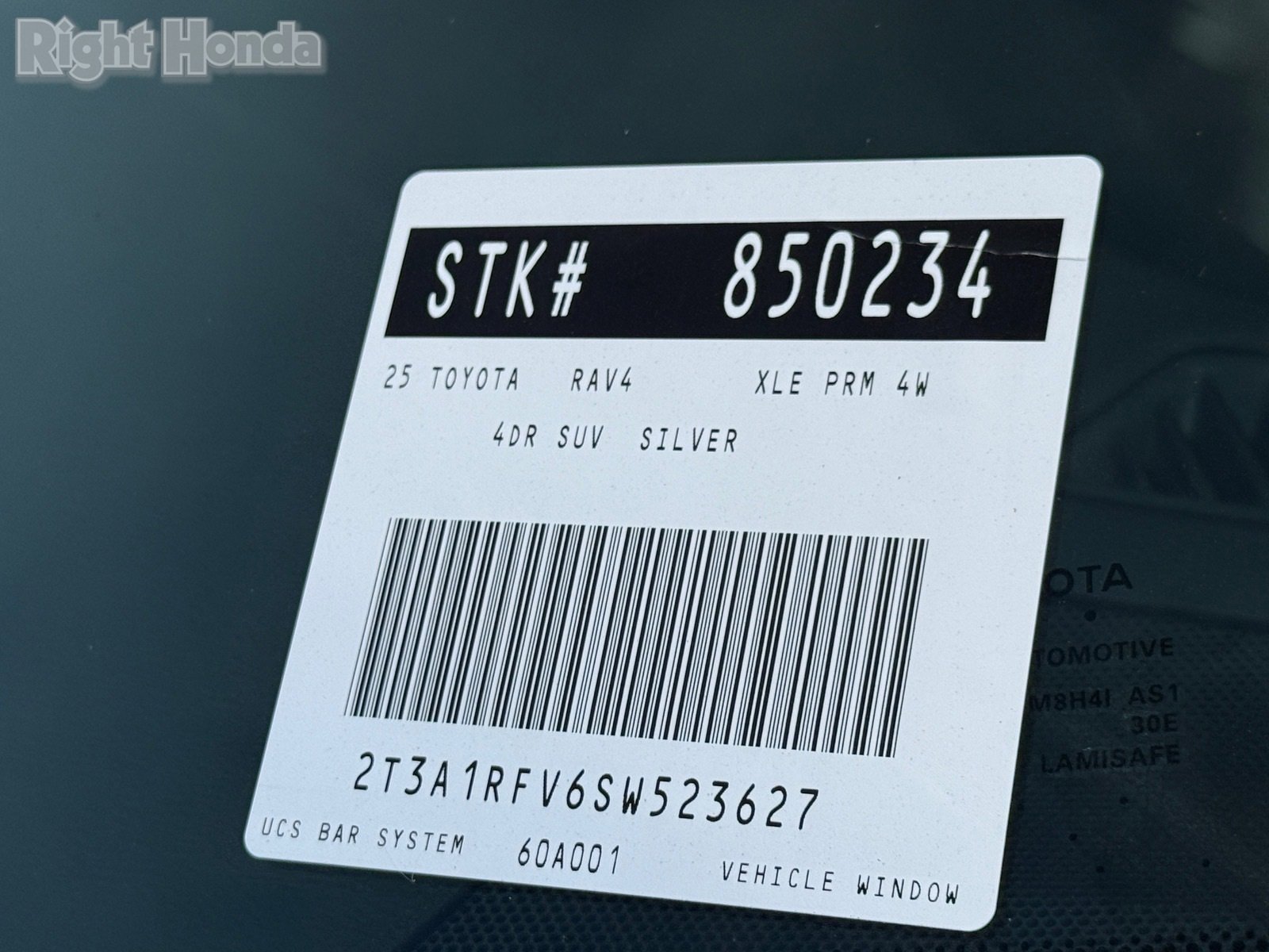 Used 2025 Toyota RAV4 XLE Premium image 34