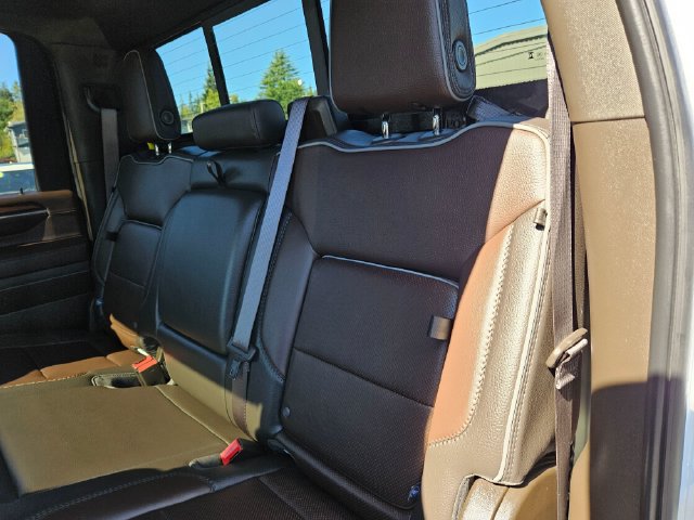 Used 2025 GMC Sierra 3500 Denali w/ Denali Reserve Package AWD/4WD image 17