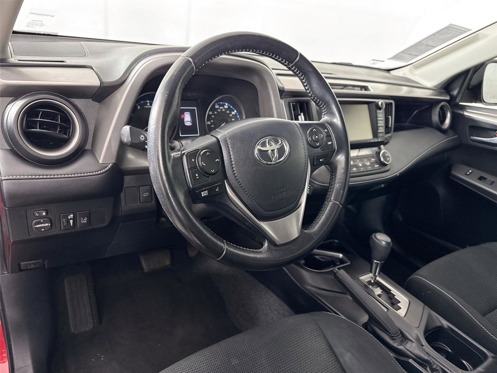 Used 2017 Toyota RAV4 XLE image 4