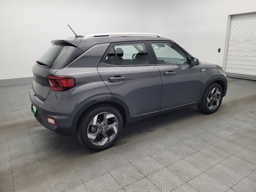 Used 2025 Hyundai Venue Limited image 10