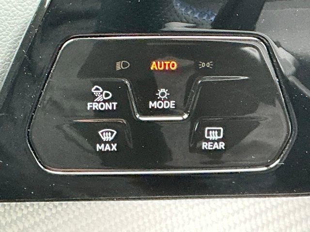 Certified 2025 Volkswagen Golf R Black Edition image 33