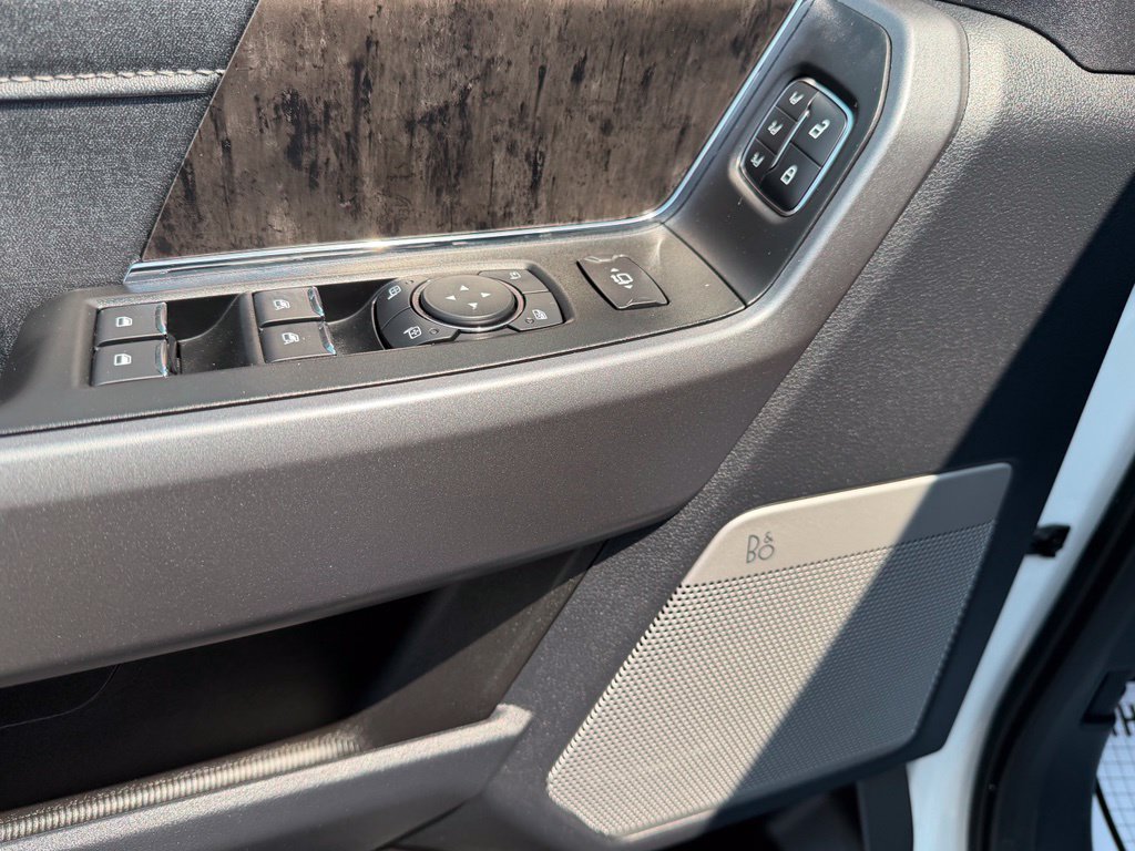 Used 2025 Ford F250 Lariat AWD/4WD image 18