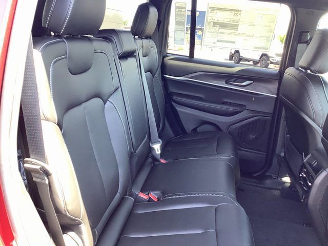 New 2025 Jeep Grand Cherokee Limited w/ Trailer Tow Package image 34