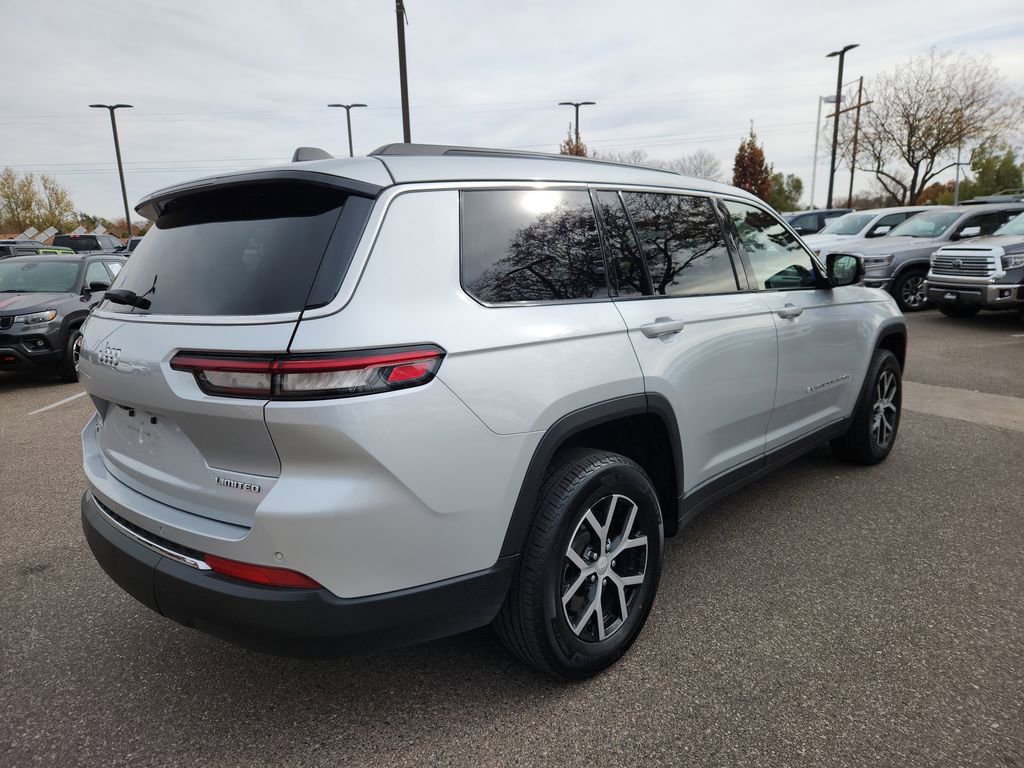 Used 2024 Jeep Grand Cherokee L Limited image 3
