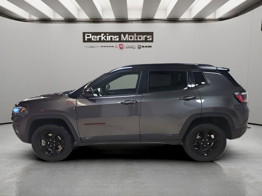 Used 2023 Jeep Compass Trailhawk image 2