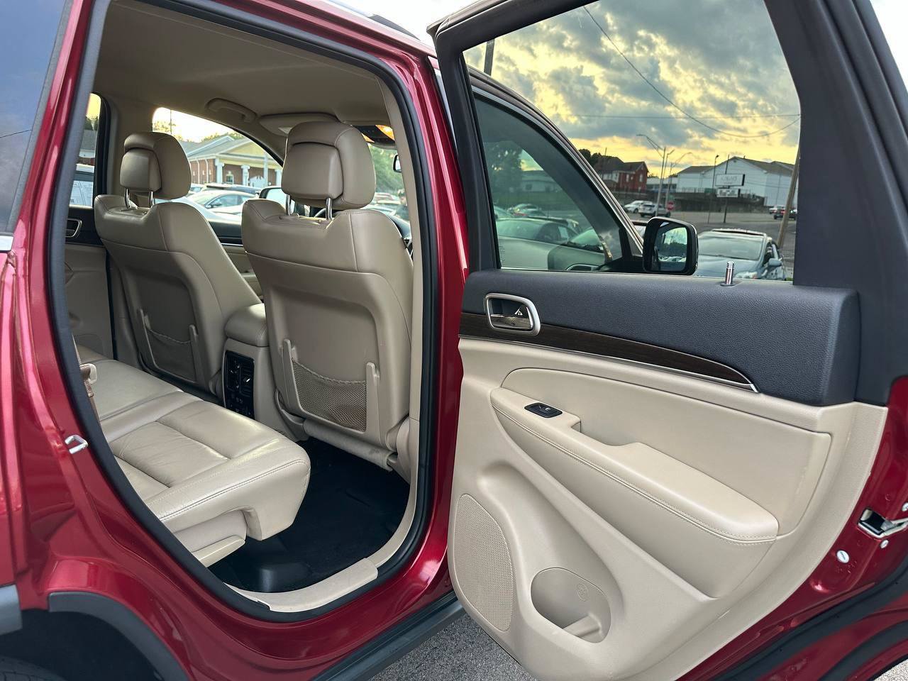 Used 2014 Jeep Grand Cherokee Limited RWD image 30