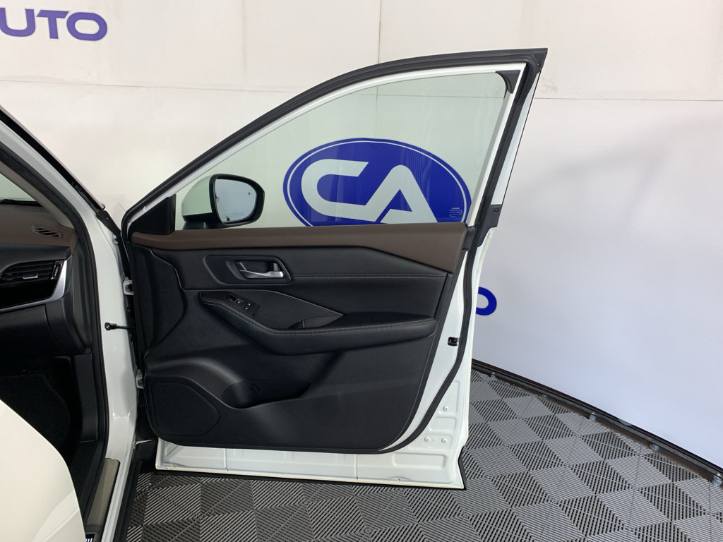 Used 2023 Nissan Rogue SL FWD image 40