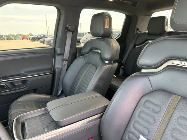 Used 2023 Rivian R1T Adventure AWD/4WD image 16