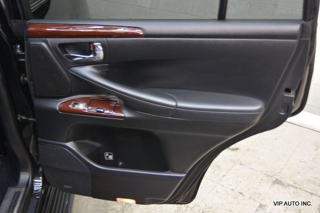 Used 2015 Lexus LX 570 4WD image 16