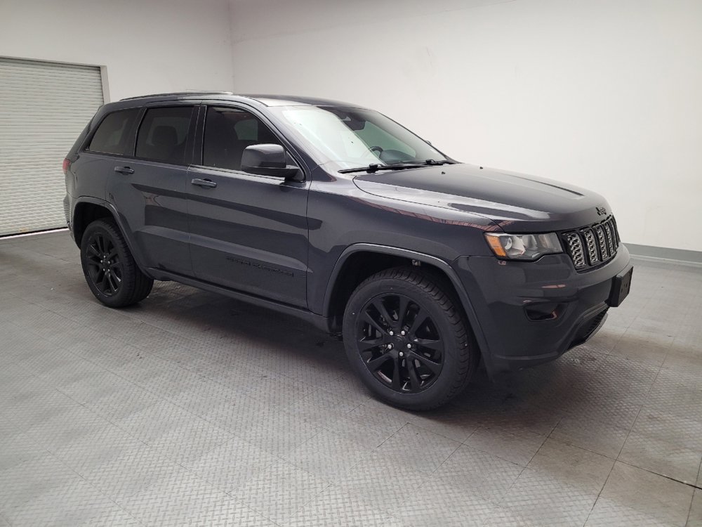 Used 2018 Jeep Grand Cherokee Altitude AWD/4WD image 11