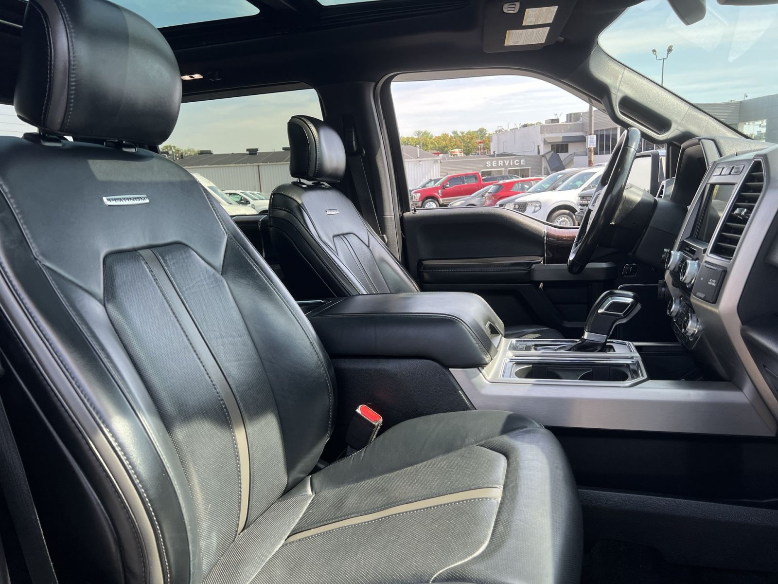 Used 2017 Ford F150 Platinum w/ Equipment Group 701A Luxury AWD/4WD image 27