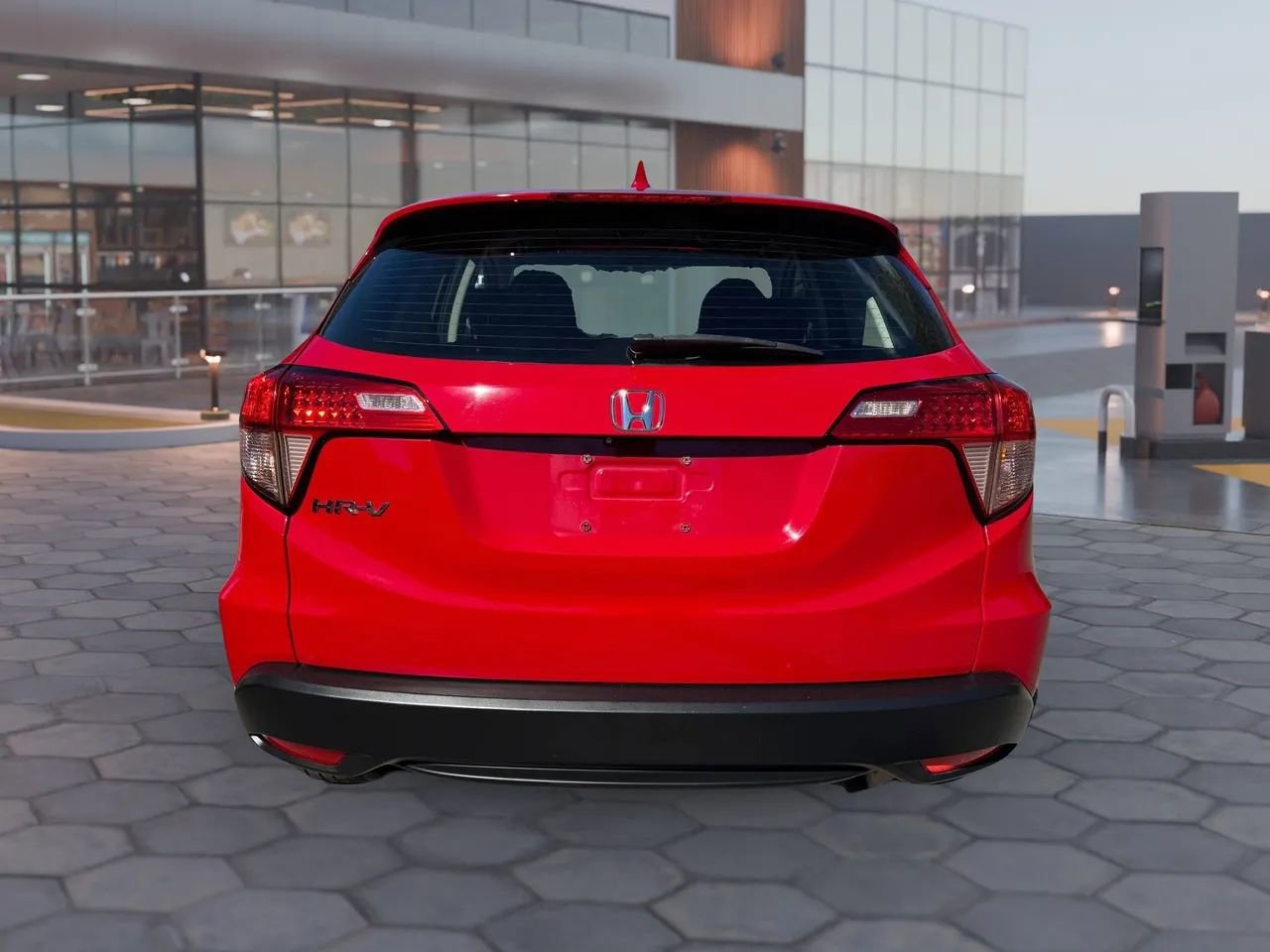 Used 2017 Honda HR-V LX image 4