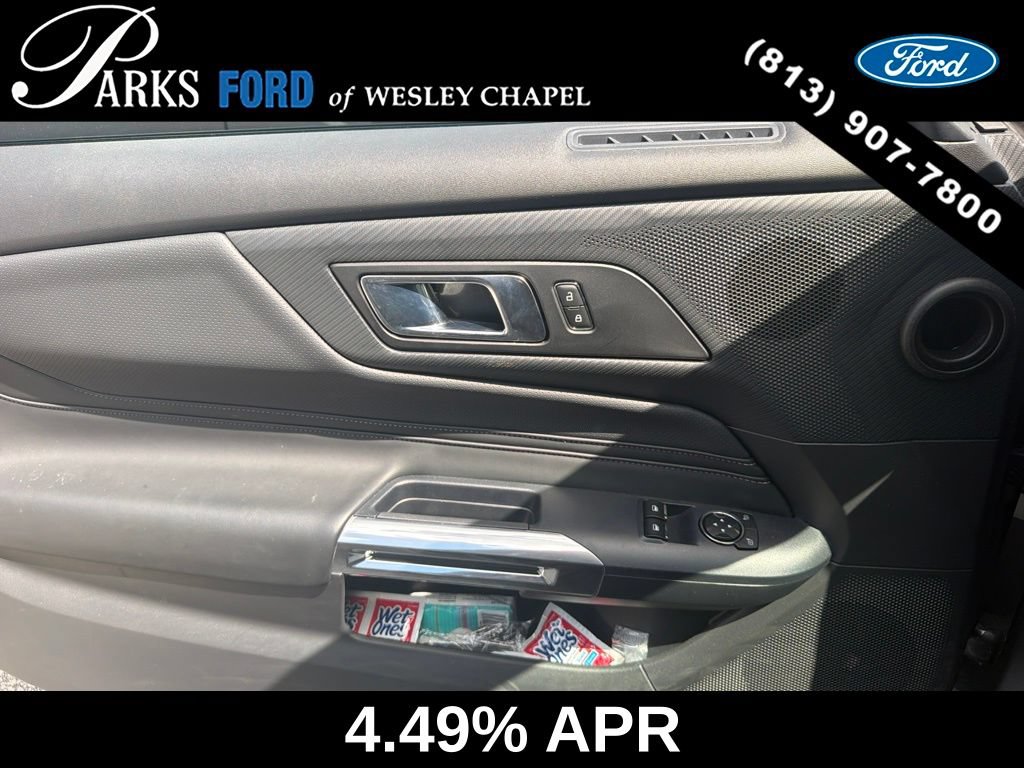 Used 2025 Ford Mustang Premium RWD image 10