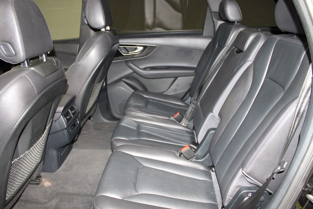 Used 2017 Audi Q7 3.0T Premium Plus image 18