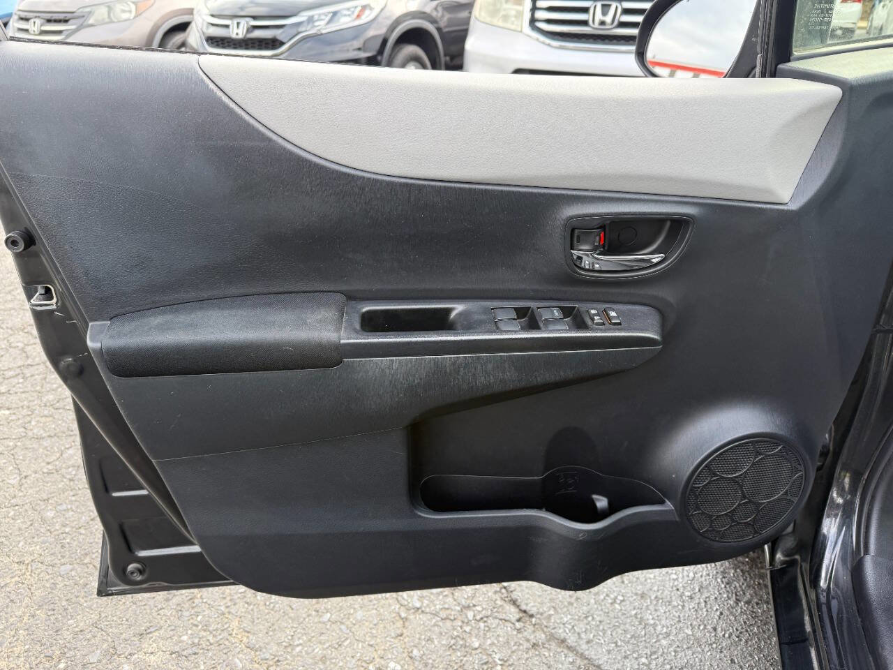 Used 2012 Toyota Yaris LE image 11