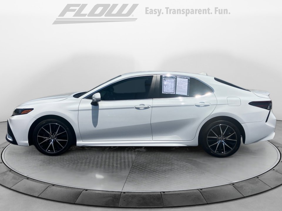 Used 2024 Toyota Camry SE FWD image 5