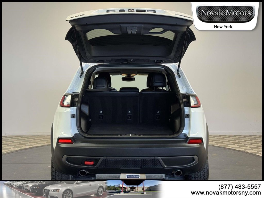 Used 2022 Jeep Cherokee Trailhawk image 6