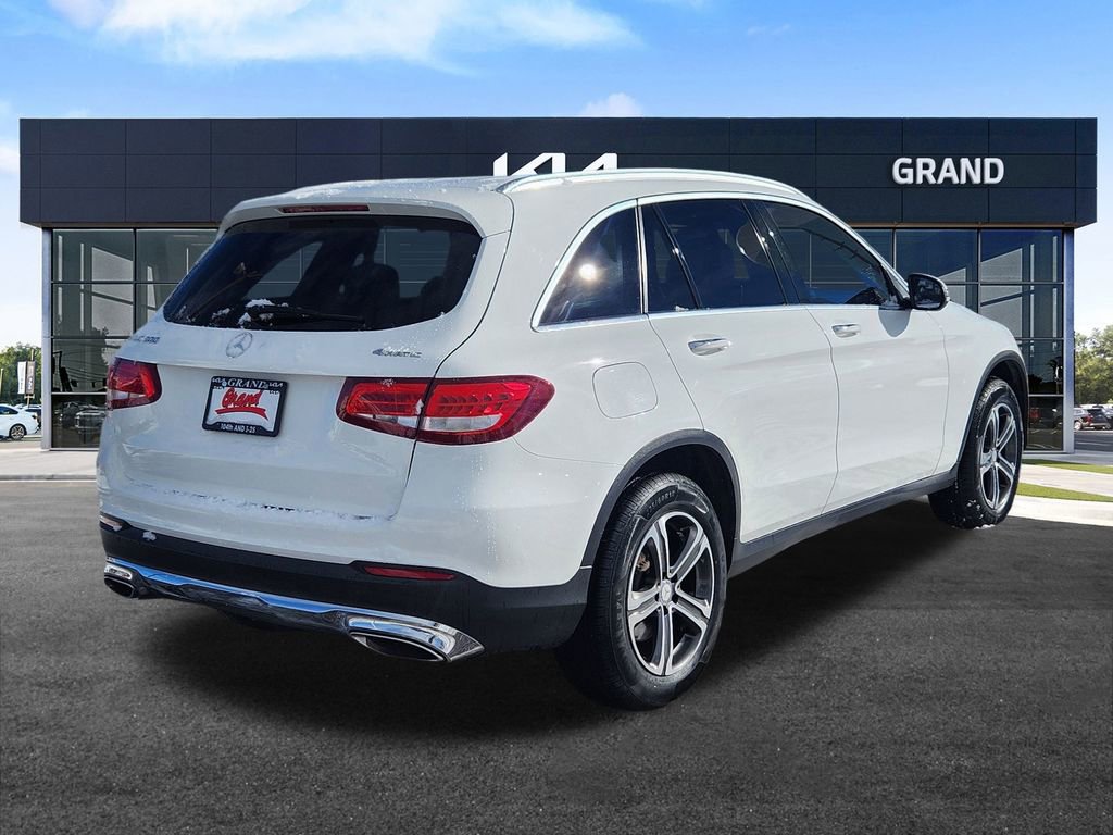 Used 2017 Mercedes-Benz GLC 300 4MATIC image 5