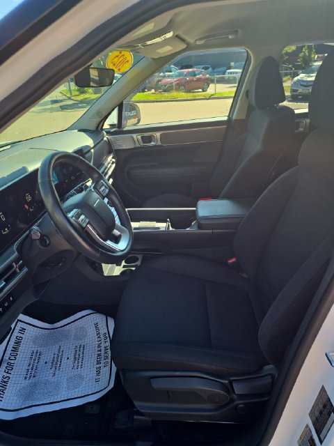 Used 2025 Hyundai Santa Fe SE w/ Tow & Go Package AWD/4WD image 15