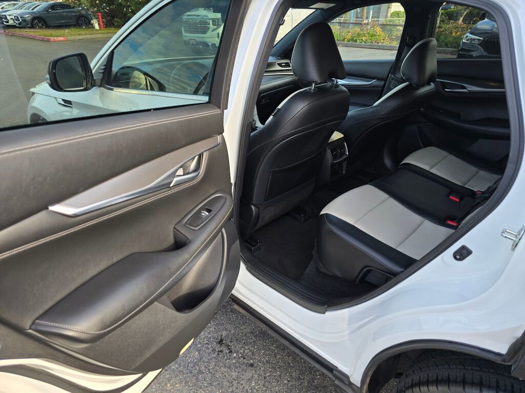 Used 2024 INFINITI QX55 Luxe image 15