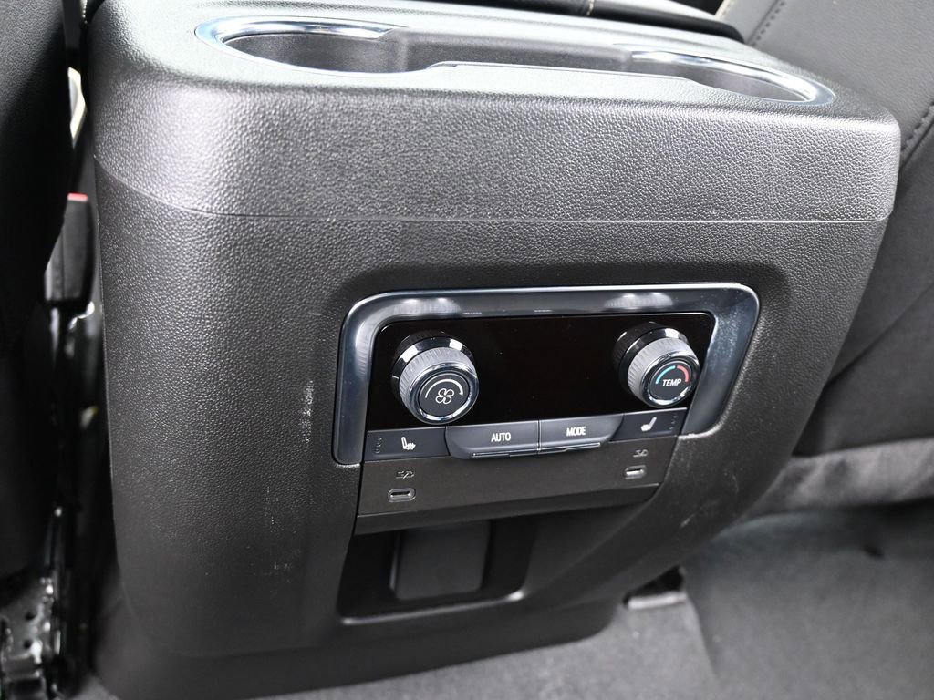 New 2025 Chevrolet Suburban Premier image 41