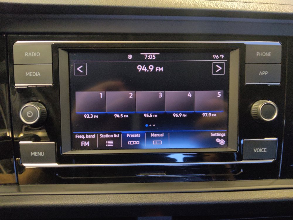 Used 2020 Volkswagen Jetta SE FWD image 25