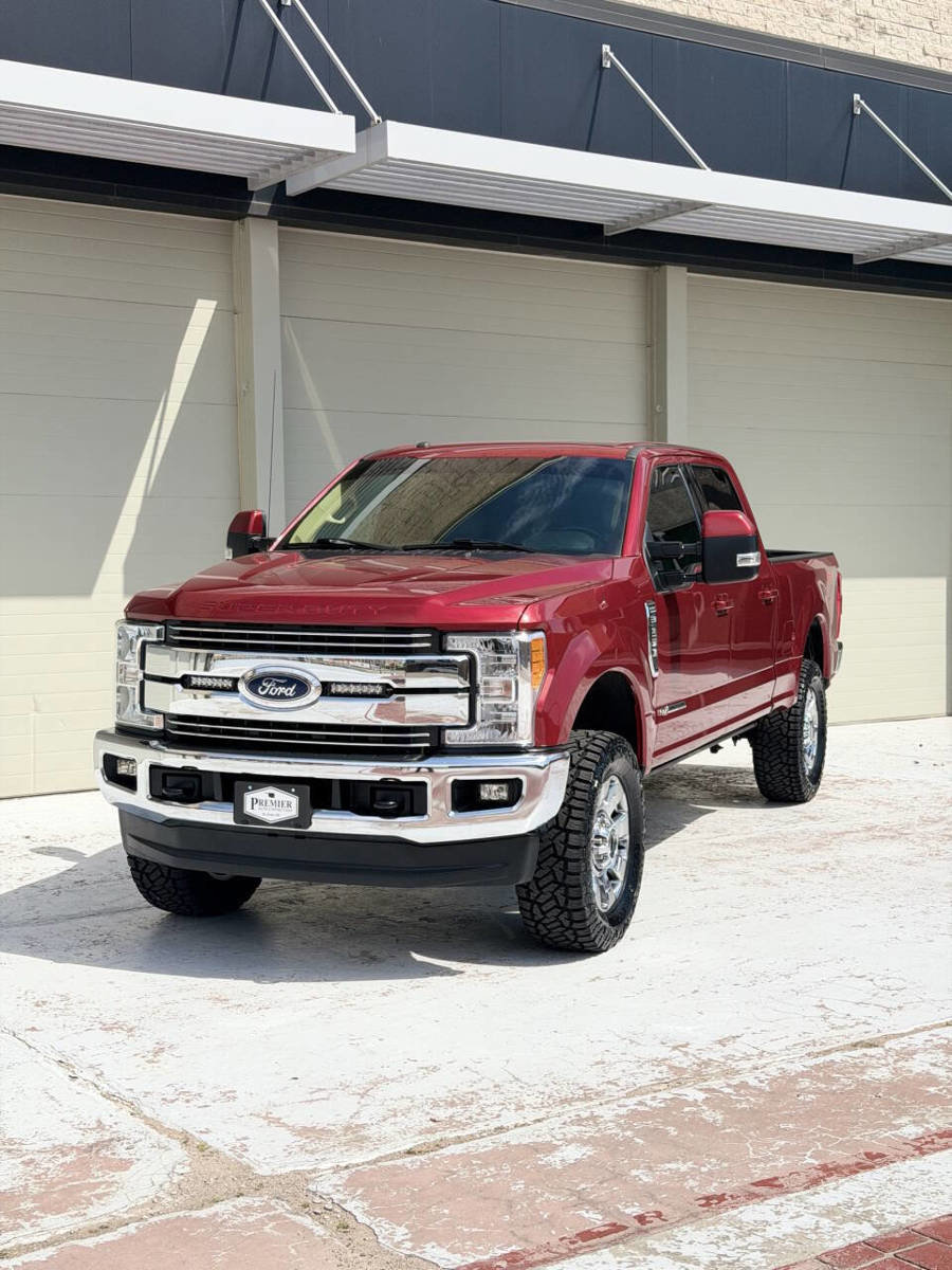 Used 2017 Ford F250 Lariat w/ Lariat Ultimate Package AWD/4WD image 6