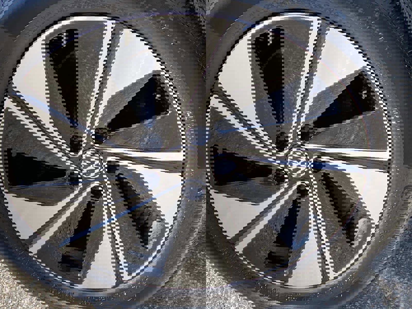 Used 2024 Volkswagen Taos SE image 24